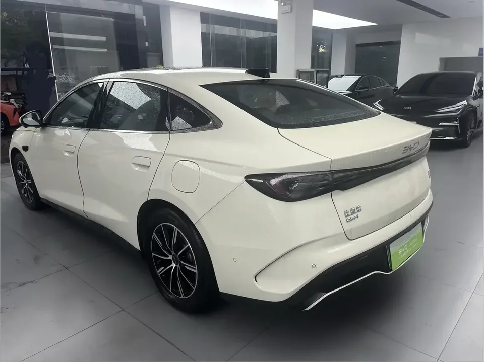 BYD Seal 06DM Seal 06DM 2025 DM-i 120KM Premium Edition 2025 — thumbnail 4