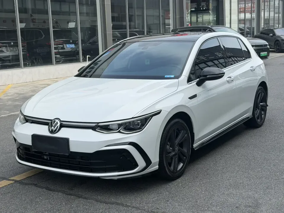 Volkswagen Golf golf 2023 280TSI DSG R-Line Lite 2023 — photo 1, buy with delivery to Moscow