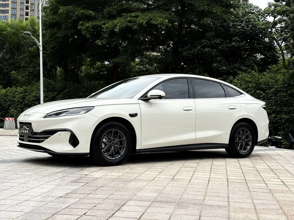 BYD Seal 06DM Seal 06DM 2025 DM-i 80KM Deluxe Smart Driving Edition 2025 — photo 1, buy with delivery to Moscow