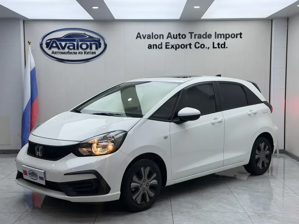 Honda FIT Fit 2022 1.5L CVT Trendy Sunroof Edition 2022 — photo 1, buy with delivery to Moscow