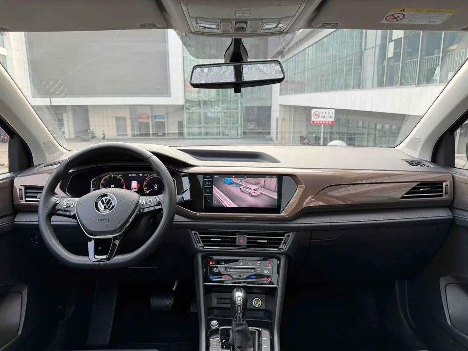 Volkswagen Tharu tuyue 2022 280TSI 2WD Deluxe Edition 2022 — thumbnail 4