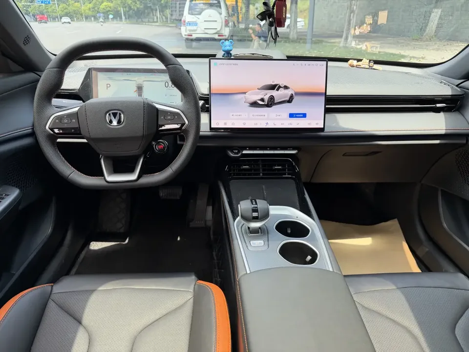 Changan UNI-V Changan UNI-V 2025 Third Generation 1.5T 500Bar Premium Sports Model 2026 — миниатюра 2