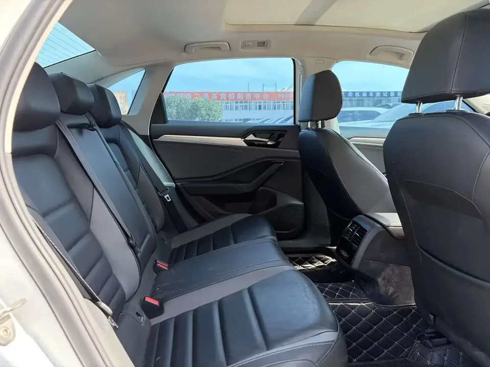 Volkswagen Sagitar Sagitar 2022 280TSI DSG Flying Edition 2022 — thumbnail 5