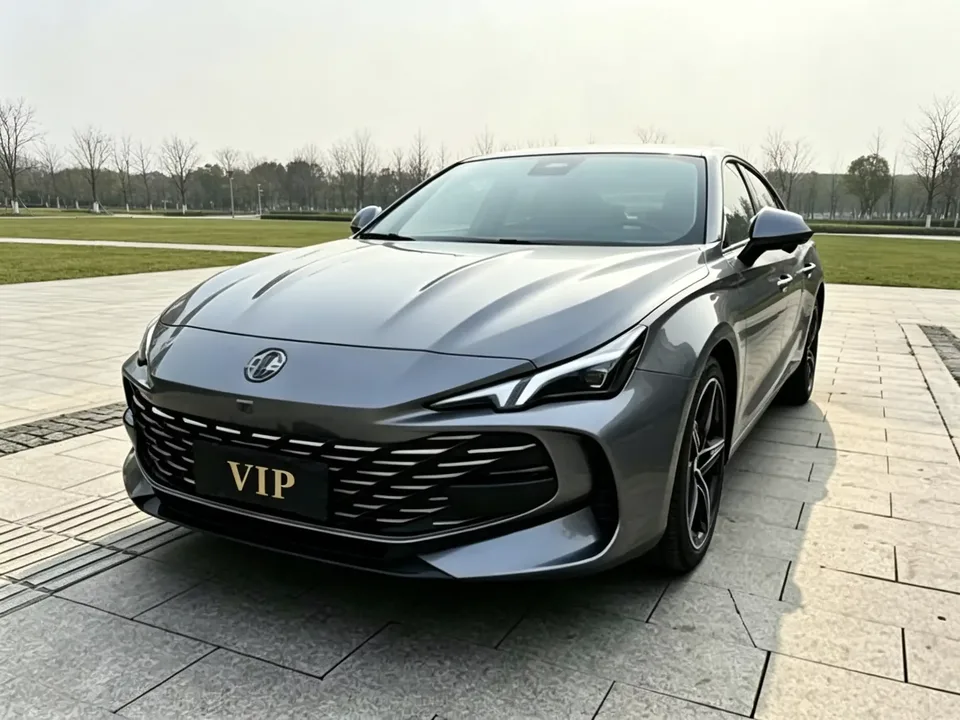 MG 7 MG7 2023 1.5T DCT Deluxe Edition 2023 — photo 1, buy with delivery to Moscow