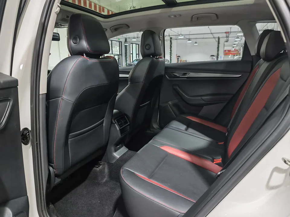 Skoda Karoq Korok 2022 TSI280 Luxury Edition 2022 — thumbnail 3