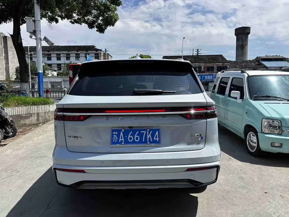 Geely Monjaro Xingyue L 2022 1.5T Thor HiF Hybrid Edition Super Fast 2022 — thumbnail 2