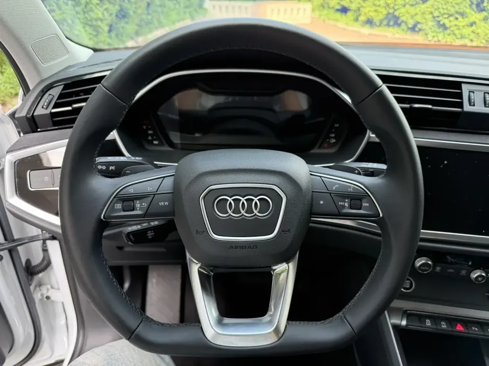 Audi Q3 Audi Q3 2023 35 TFSI Stylish Dynamic 2023 — thumbnail 4