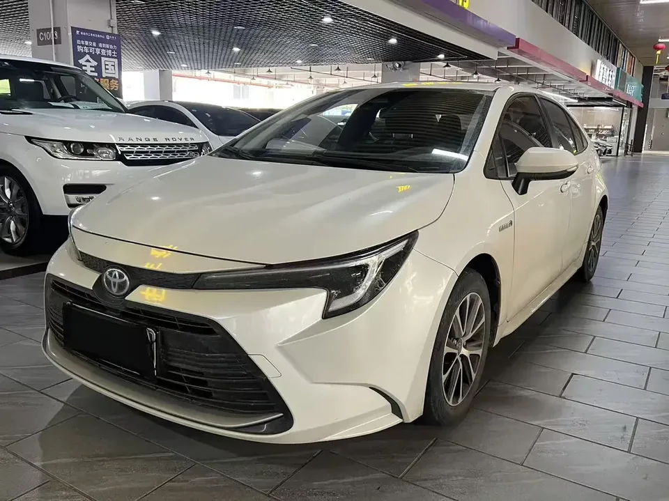 Toyota Levin Lei Ling 2023 Hybrid 1.8L Deluxe Edition 2024 — photo 1, buy with delivery to Moscow