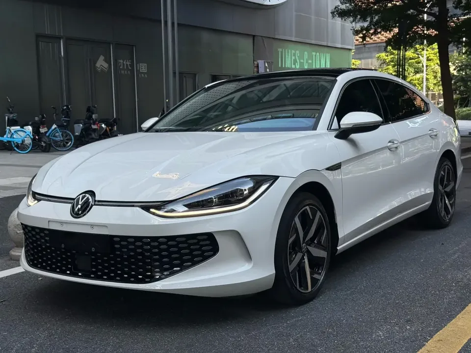 Volkswagen Lamando Lingdu 2022 Lingdu L 280TSI DSG Cool Edition 2022 — photo 1, buy with delivery to Moscow
