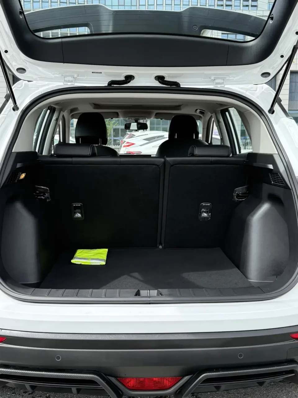 Geely Coolray SX11 Binyue 2025 1.5L CVT Super MAX 2025 — миниатюра 3