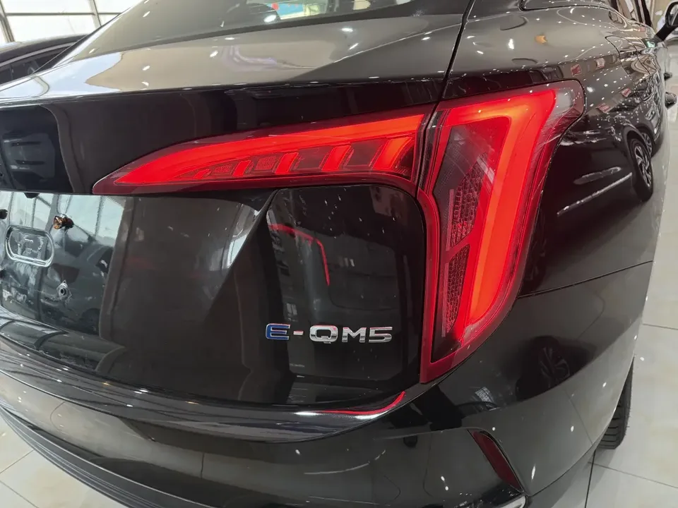 Hongqi E-QM5 Hongqi E-QM5 2022 Charging 431km LeXiang Edition 5-seater 2023 — thumbnail 3