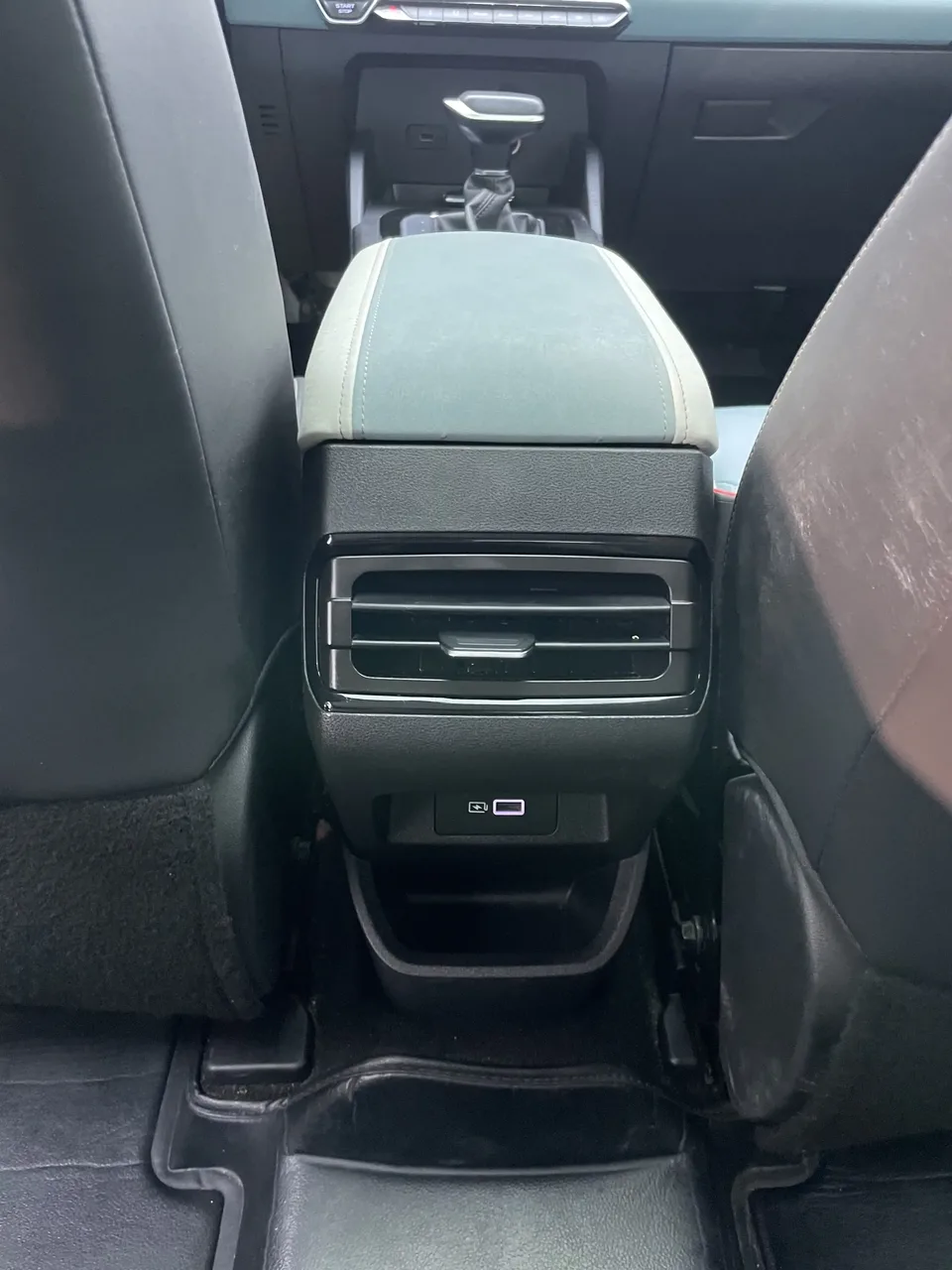 Geely Emgrand S Emgrand S 2022 1.4T CVT Crossover Player Edition 2024 — thumbnail 4