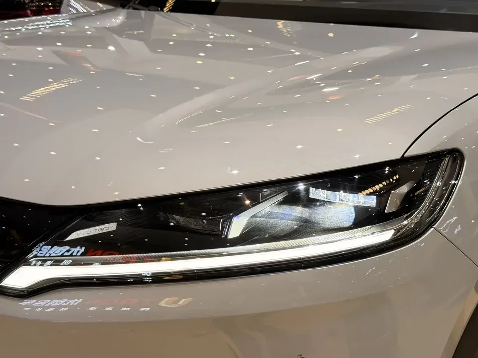 BYD Yuan Up Yuan UP 2025 Smart Driving Edition 401KM Vitality Edition 2025 — thumbnail 3