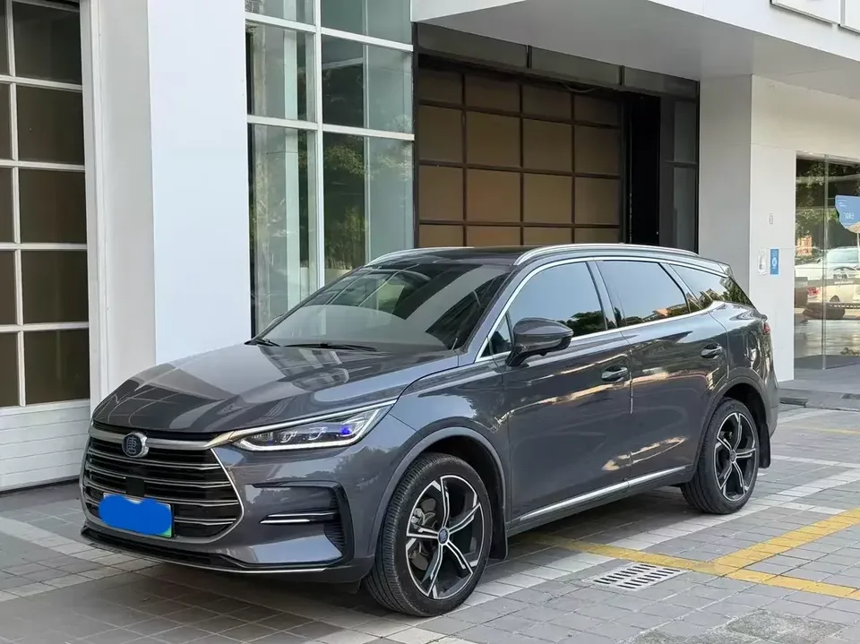 BYD Tang DM Tang DM 2021 DM-i 1.5T 112KM Premium Edition 2022 — photo 1, buy with delivery to Moscow