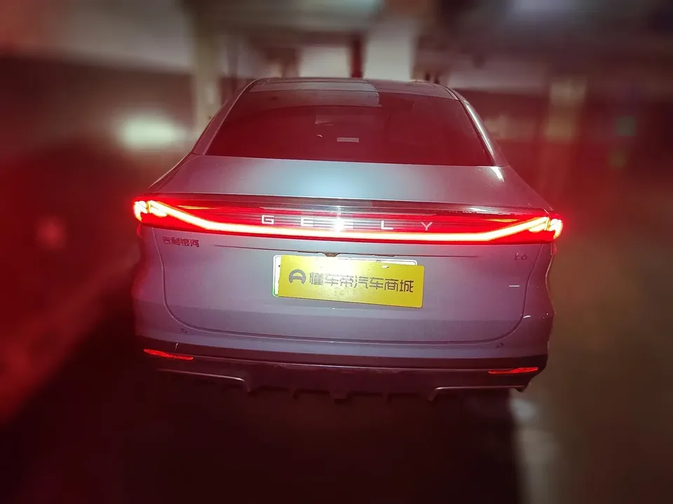 Geely Galaxy L6 Galaxy L6 2024 Longteng version 1.5T DHT 125km PLUS 2024 — thumbnail 2