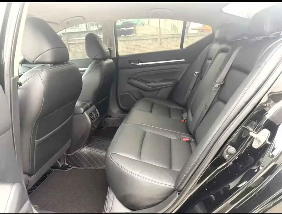 Nissan Altima Sound of nature 2020 Facelift 2.0L XE Fashion Edition 2022 — thumbnail 3