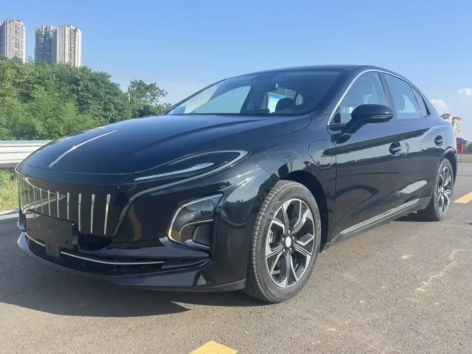 Hongqi E-QM5 Hongqi E-QM5 2022 Charging 431km LeXiang Edition 5-seater 2023 — photo 1, buy with delivery to Moscow