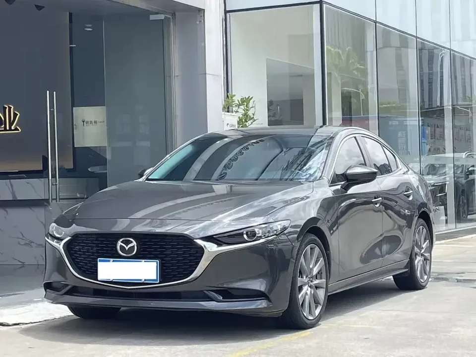Mazda Axela Mazda3 Angkesela 2022 2.0L Automatic Premium Edition 2023 — photo 1, buy with delivery to Moscow