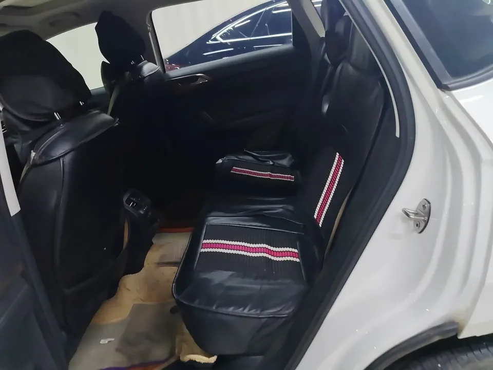 Volkswagen Tharu tuyue 2022 280TSI 2WD Comfort Edition 2022 — thumbnail 3