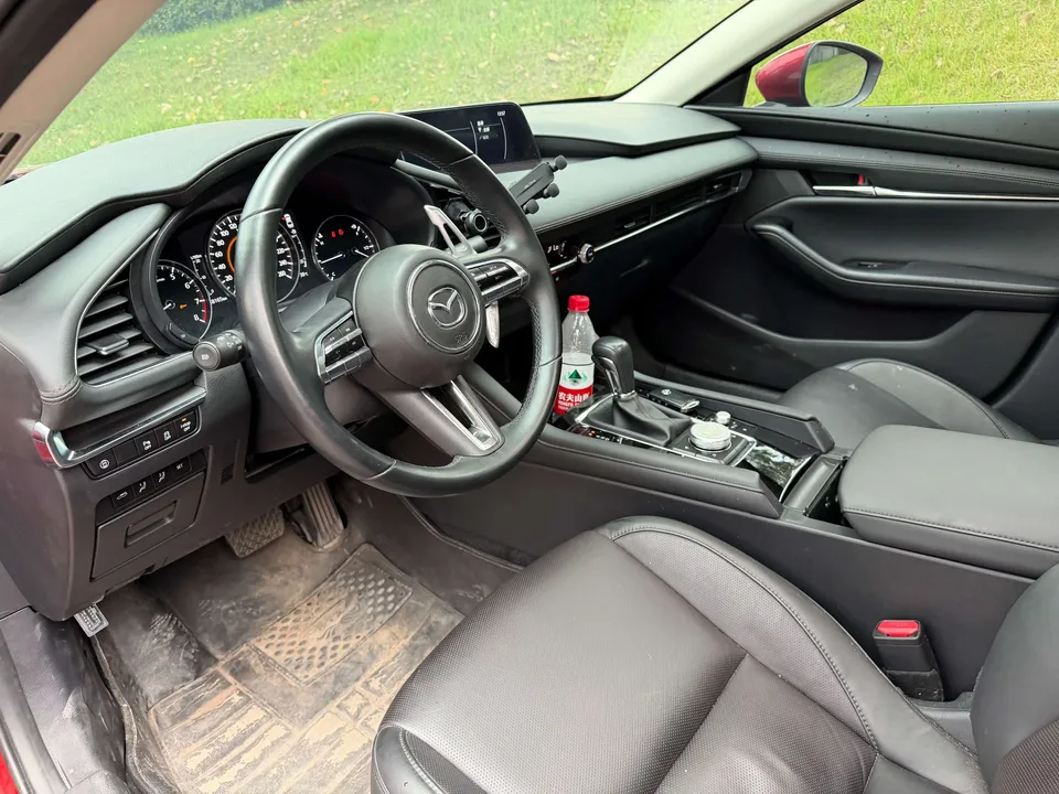 Mazda Axela Mazda3 Angkesela 2022 2.0L Automatic Elegant Edition 2023 — thumbnail 3