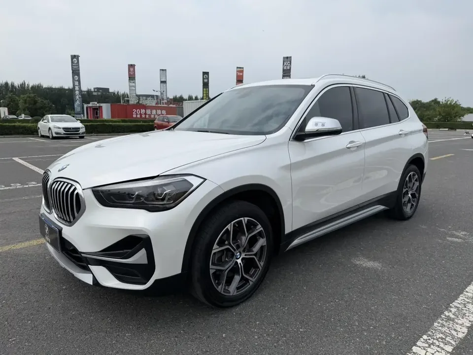 BMW X1 BMW X1 2022 sDrive20Li Fashion 2023 — photo 1, buy with delivery to Moscow