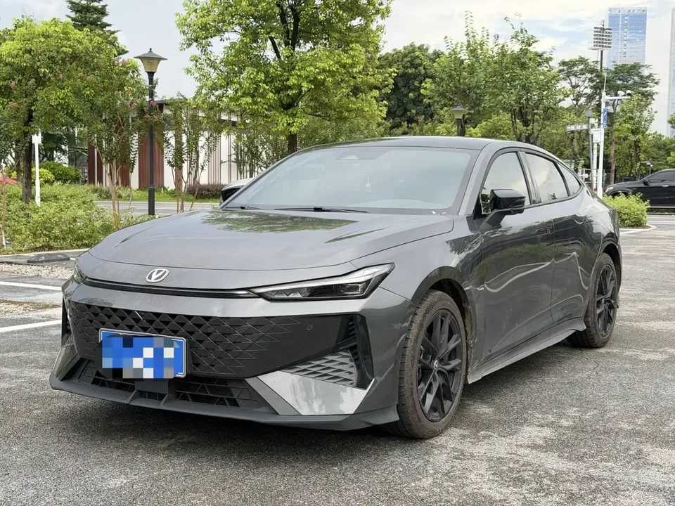 Changan UNI-V Changan UNI-V 2024 1.5T Premium 2024 — photo 1, buy with delivery to Moscow