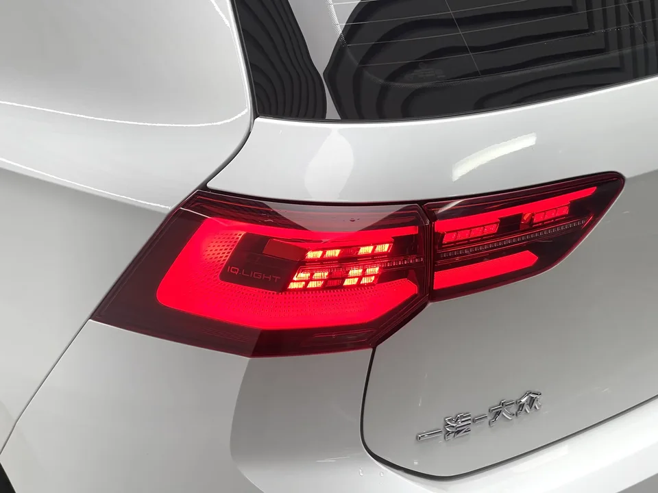 Volkswagen Golf golf 2023 280TSI DSG R-Line facelift 2024 — thumbnail 4
