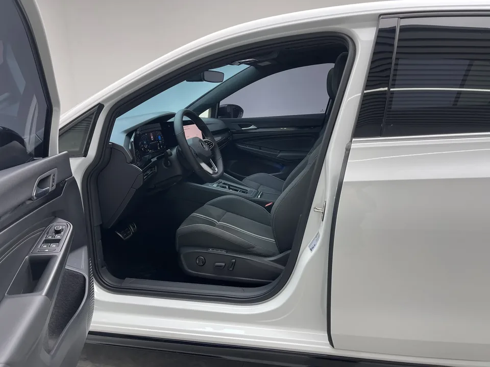 Volkswagen Golf golf 2023 280TSI DSG R-Line facelift 2024 — thumbnail 5