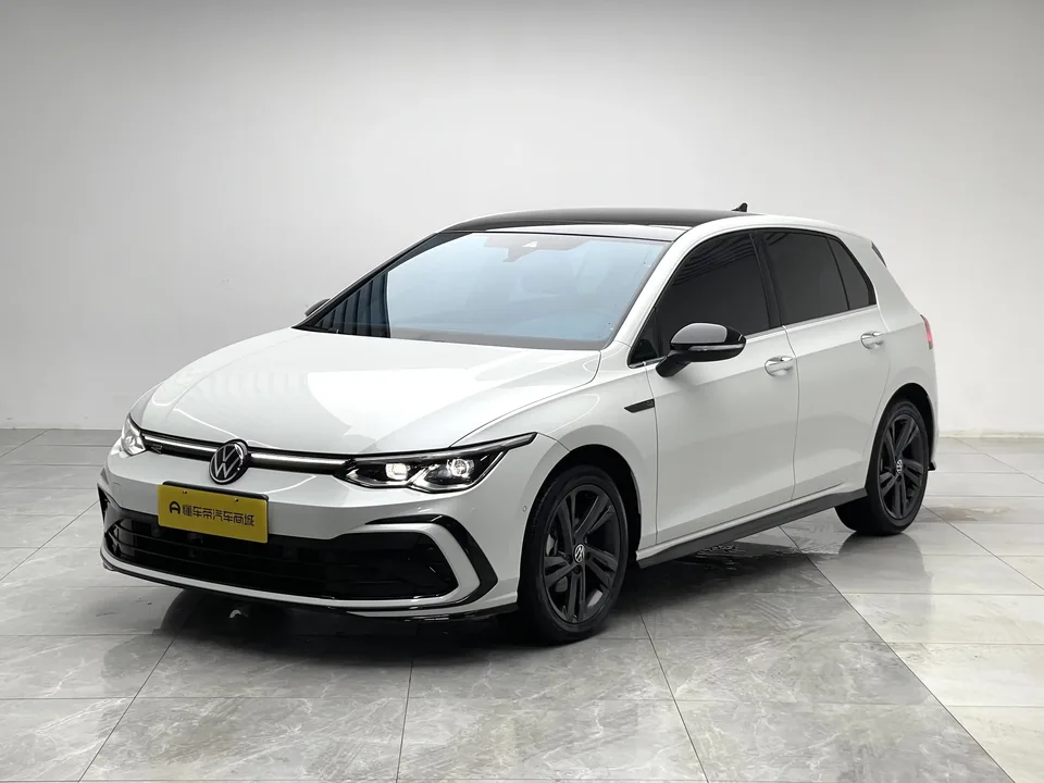 Volkswagen Golf golf 2023 280TSI DSG R-Line facelift 2024 — photo 1, buy with delivery to Moscow