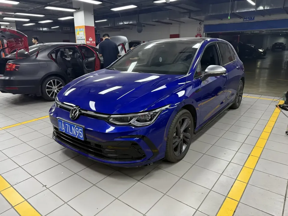 Volkswagen Golf golf 2023 280TSI DSG R-Line 2022 — photo 1, buy with delivery to Moscow