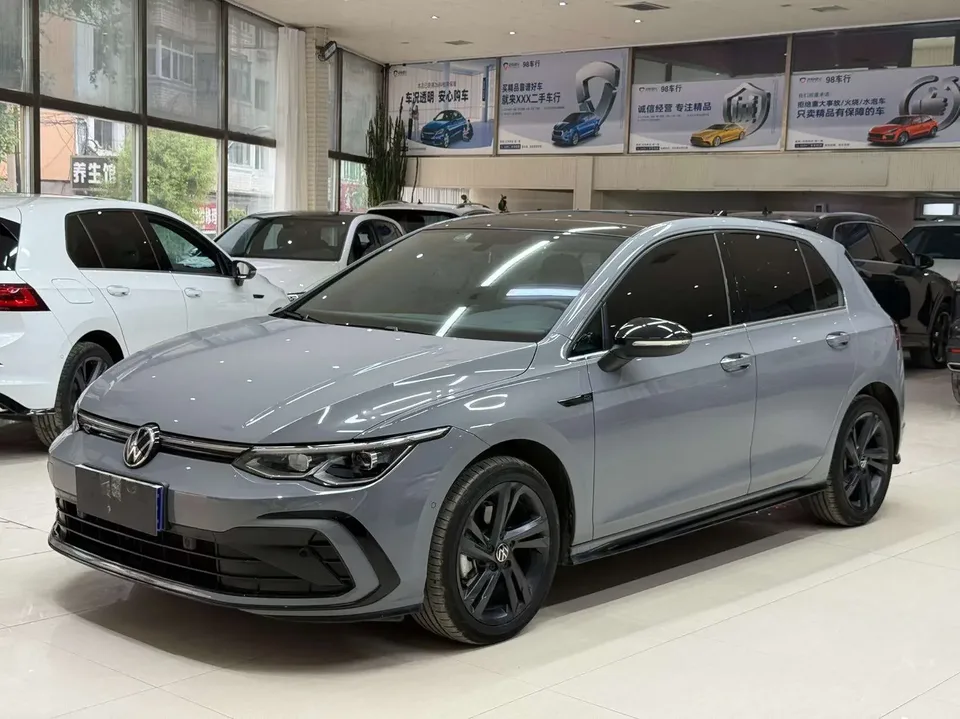Volkswagen Golf golf 2023 280TSI DSG R-Line Lite 2023 — photo 1, buy with delivery to Moscow