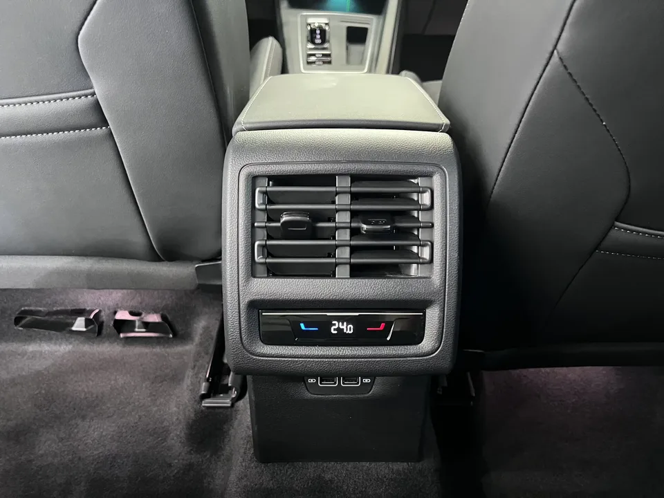 Volkswagen Golf golf 2023 280TSI DSG R-Line Lite 2023 — thumbnail 3