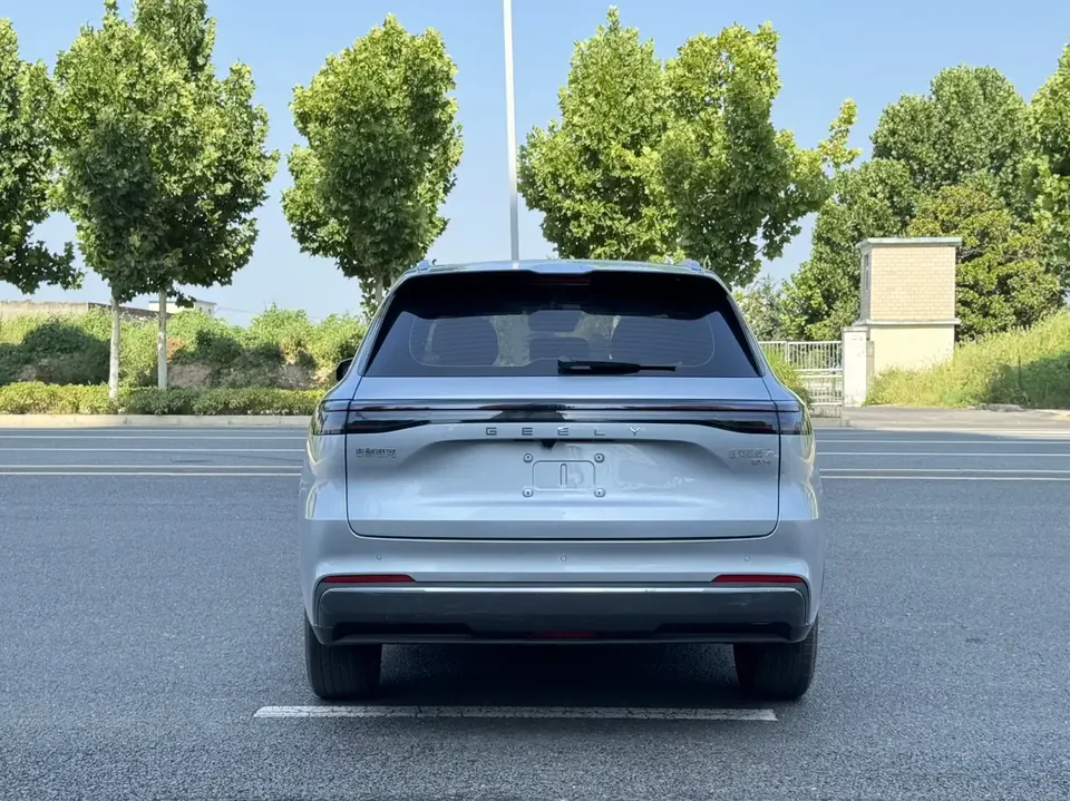 Geely Galaxy Starship 7 EM-i Galaxy Starship 7 EM-i 2025 120KM Sailing+ 2025 — thumbnail 2