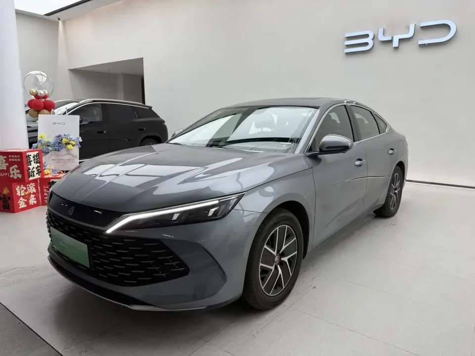 BYD Qin L DM Qin L DM 2025 Intelligent Driving Edition DM-i 120KM Leading Edition 2025 — photo 1, buy with delivery to Moscow