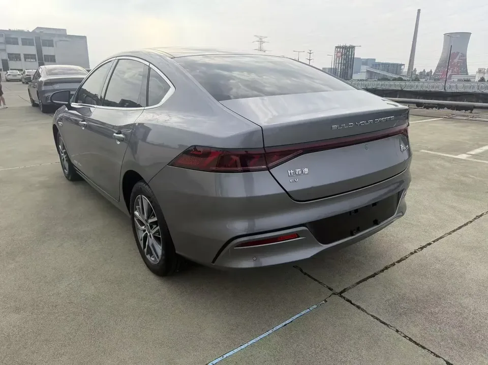 BYD Qin PLUS EV Qin PLUS EV 2023 Champion Edition 420KM Exceeding Type 2023 — миниатюра 4