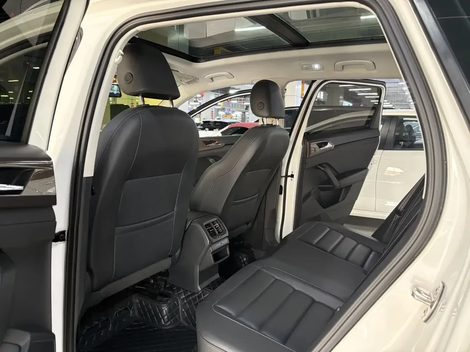 Volkswagen Tharu tuyue 2022 280TSI 2WD Comfort Edition 2022 — thumbnail 4