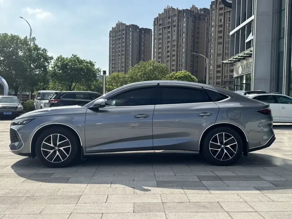 BYD Qin L DM Qin L DM 2024 DM-i 120KM Leading Type 2025 — thumbnail 4