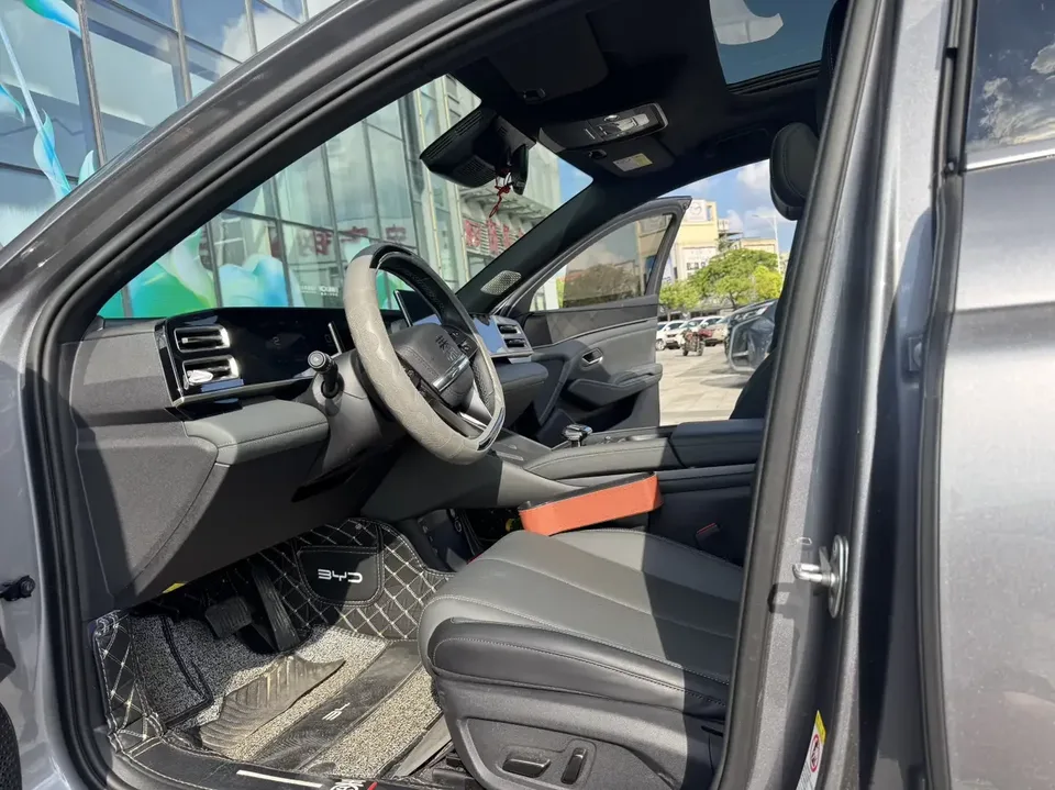 BYD Qin L DM Qin L DM 2024 DM-i 120KM Leading Type 2025 — thumbnail 5