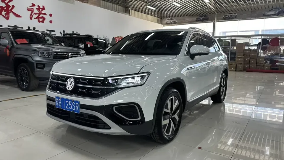 Volkswagen Tayron Tanyue 2023 280TSI 2WD Luxury Plus Advanced Edition 2023 — photo 1, buy with delivery to Moscow