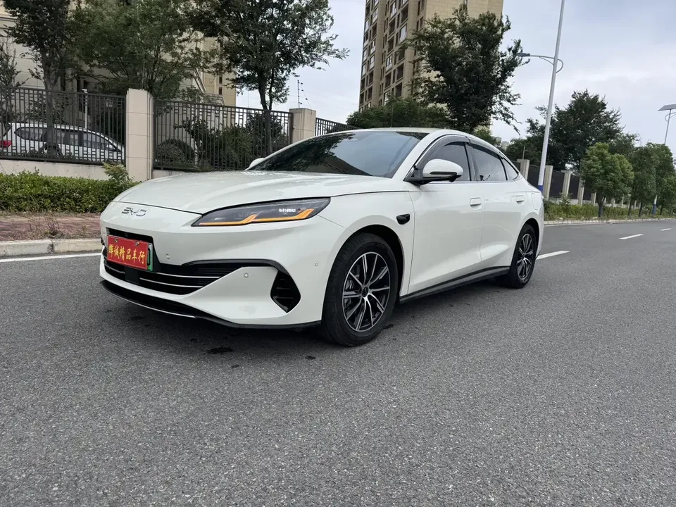 BYD Seal 06DM Seal 06DM 2025 DM-i 120KM Premium Edition 2025 — photo 1, buy with delivery to Moscow