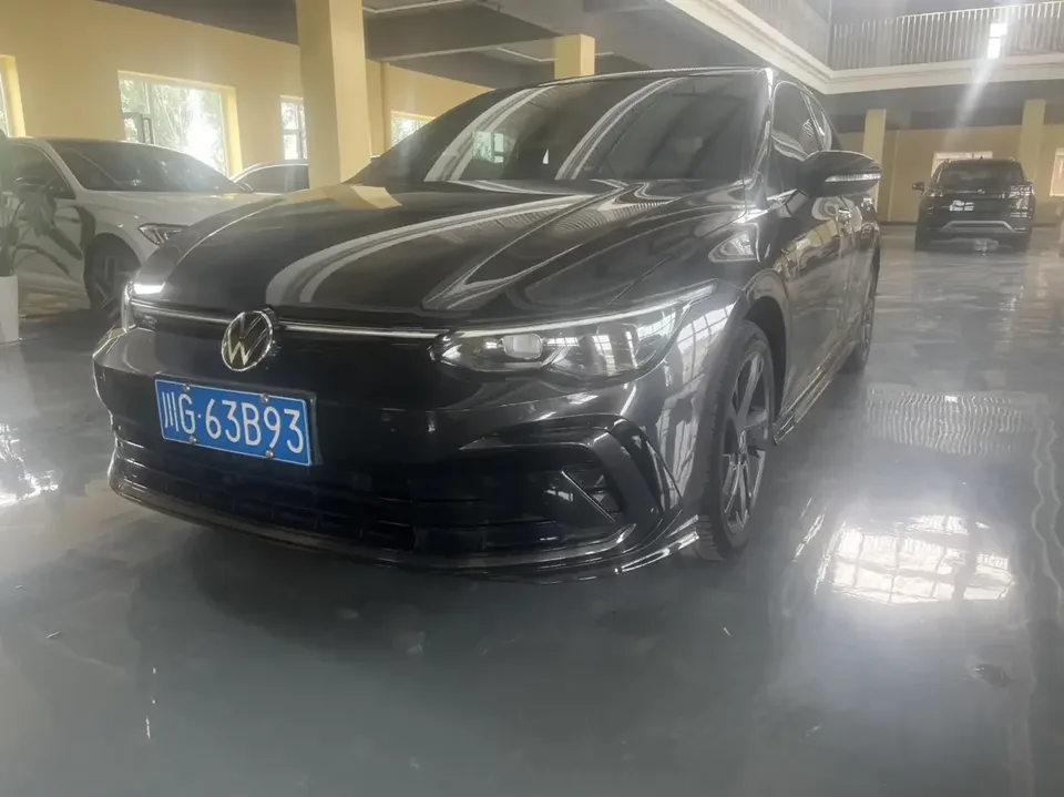 Volkswagen Golf golf 2023 280TSI DSG R-Line Lite 2023 — photo 1, buy with delivery to Moscow