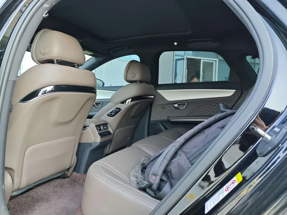 BYD Han DM Chinese DM 2024 DM-i Honor Edition 121KM Premium 2024 — thumbnail 3
