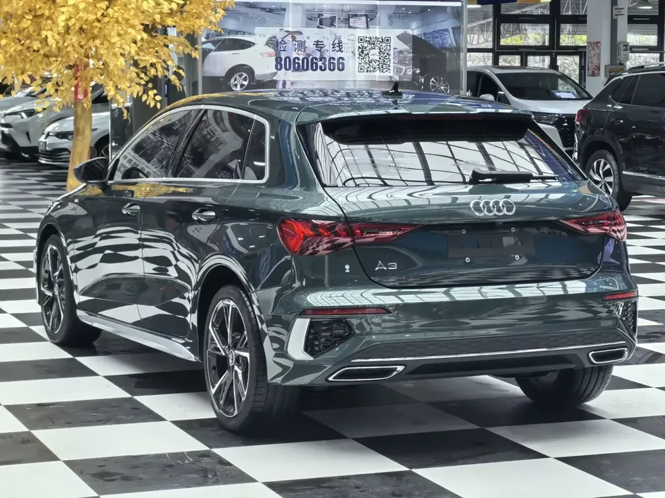 Audi A3 Audi A3 2022 Sportback 35 TFSI Stylish and sporty 2022 — thumbnail 4