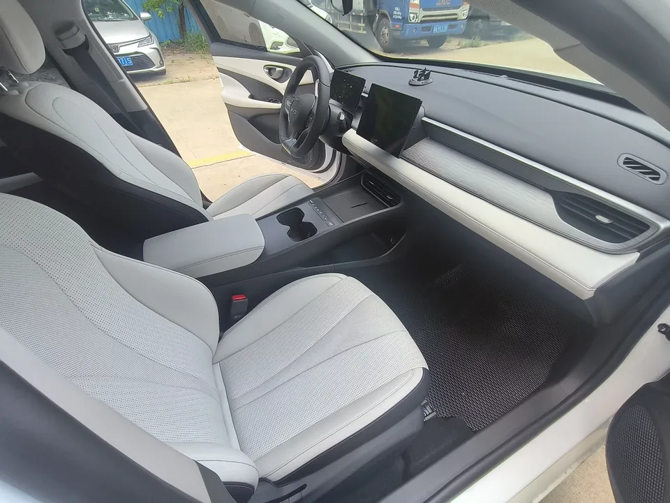 BYD Seal 05DM Seal 05DM 2026 DM-i 128KM Luxury 2026 — thumbnail 2