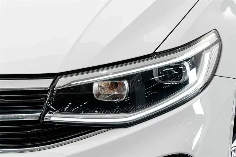 Volkswagen Bora Bora 2023 300TSI DSG Premium Edition 2023 — thumbnail 2
