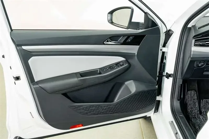 Volkswagen Bora Bora 2023 300TSI DSG Premium Edition 2023 — thumbnail 3