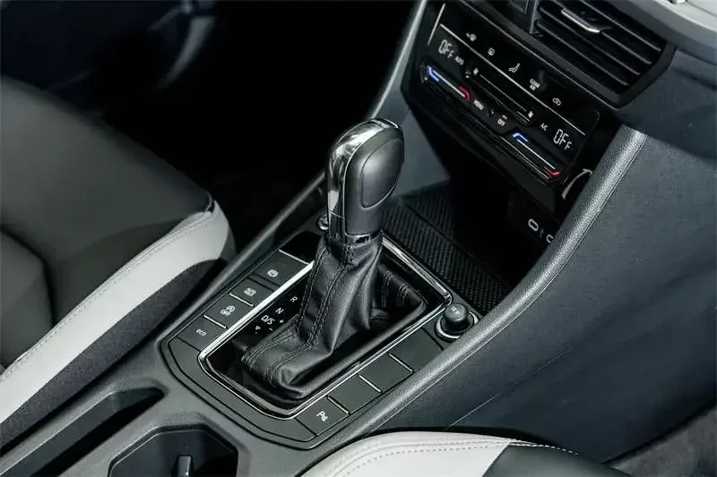 Volkswagen Bora Bora 2023 300TSI DSG Premium Edition 2023 — thumbnail 5