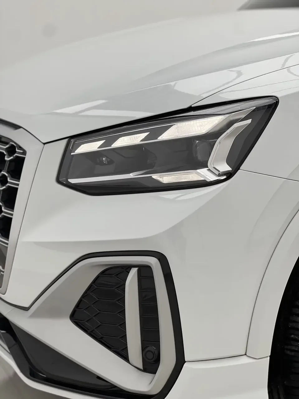 Audi Q2L Audi Q2L 2022 35 TFSI Stylish Dynamic 2023 — миниатюра 2