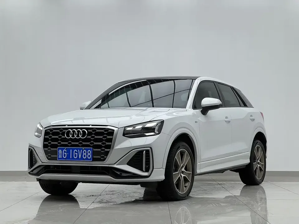 Audi Q2L Audi Q2L 2022 35 TFSI Stylish Dynamic 2023 — фото 1, купить с доставкой в Москву