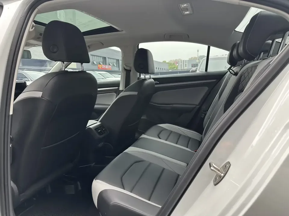 Volkswagen Bora Bora 2025 300TSI DSG Premium Edition 2025 — миниатюра 5